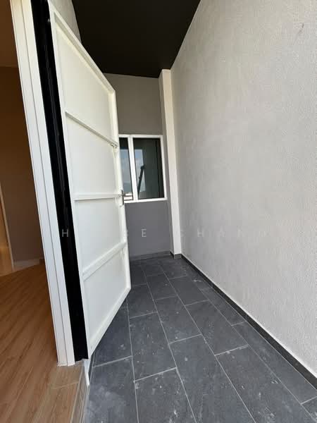 Rumah Berkembar untuk Dijual di Taman Klebang Ria (Chemor) - Phoebe Chang - Entrance - PropertyGuru.com.my