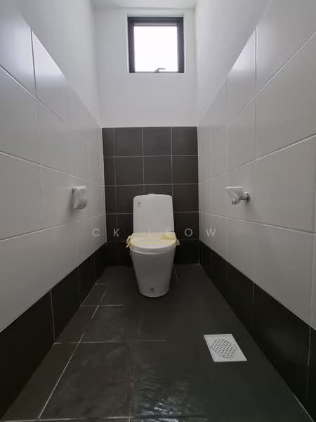 Shop / Office for Rent in Taman Kota Masai (Pasir Gudang) - Ck Leow - Bathroom - PropertyGuru.com.my