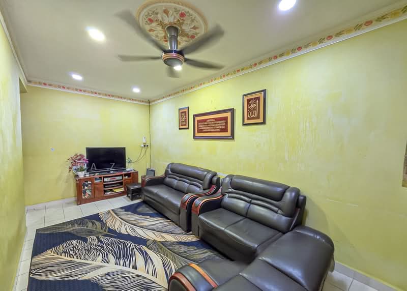 Rumah Teres 1 Tingkat untuk Dijual di Taman Mantau Indah (Rasah) - Azrul Othman - Living Room - PropertyGuru.com.my
