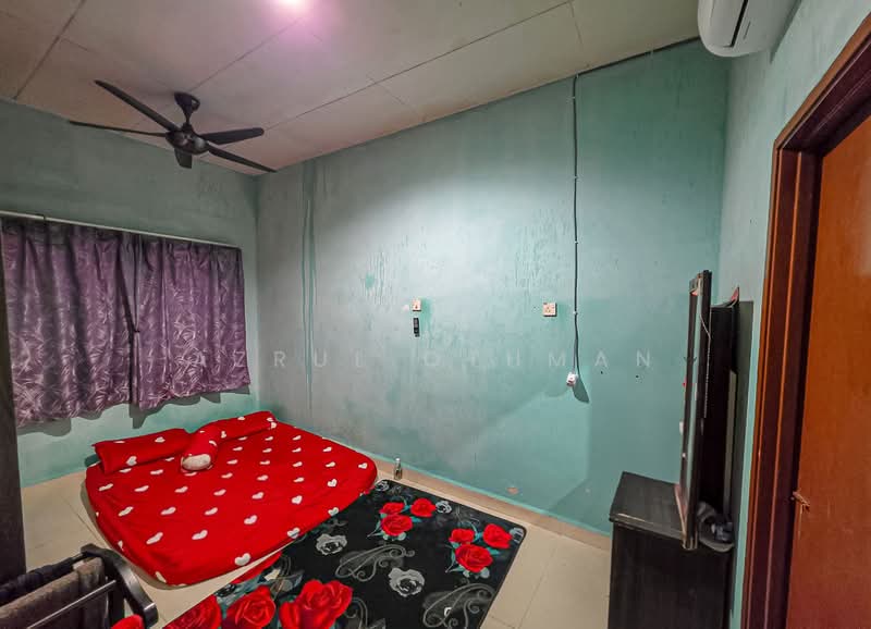 Rumah Teres 1 Tingkat untuk Dijual di Taman Mantau Indah (Rasah) - Azrul Othman - Bedroom - PropertyGuru.com.my