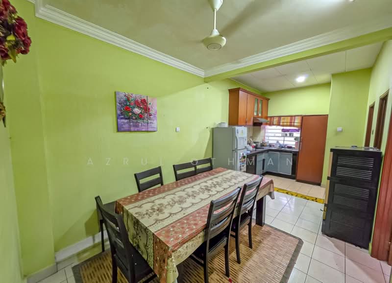Rumah Teres 1 Tingkat untuk Dijual di Taman Mantau Indah (Rasah) - Azrul Othman - Dining Room - PropertyGuru.com.my