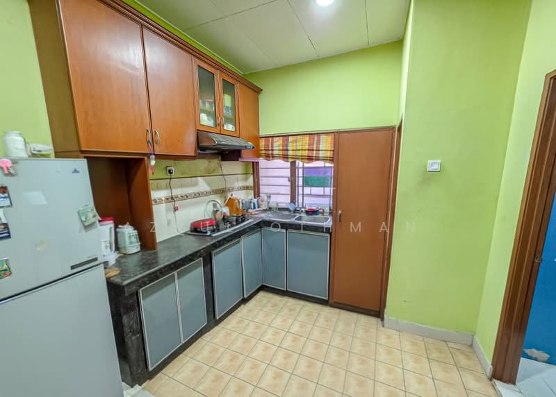 Rumah Teres 1 Tingkat untuk Dijual di Taman Mantau Indah (Rasah) - Azrul Othman - Kitchen - PropertyGuru.com.my