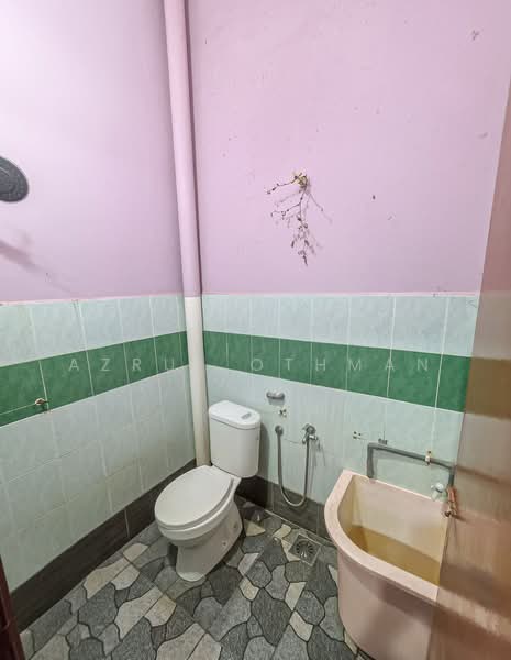 Rumah Teres 1 Tingkat untuk Dijual di Taman Mantau Indah (Rasah) - Azrul Othman - Bathroom - PropertyGuru.com.my