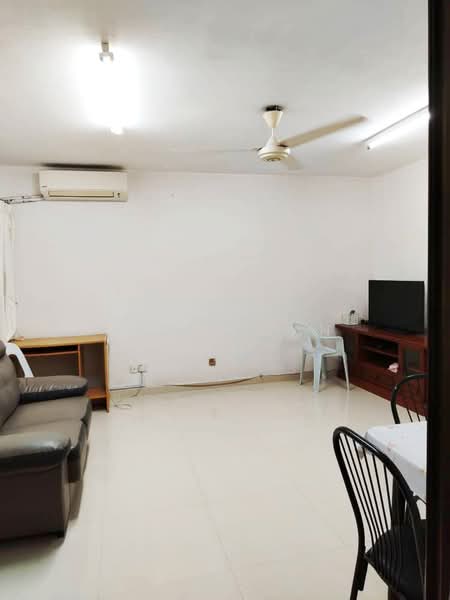 Pangsapuri untuk Disewa di Desa Green - Jerry Tan - Living Room - PropertyGuru.com.my