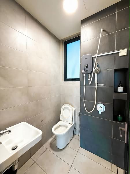 Servis Apartment untuk Dijual di Urban Suites - Patrick . - Bathroom - PropertyGuru.com.my