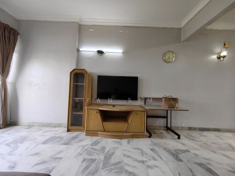 Pangsapuri untuk Disewa di Desa Tanjung - Ryan Sim - Living Room - PropertyGuru.com.my