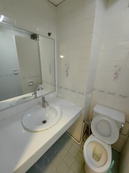Pangsapuri untuk Disewa di Desa Tanjung - Ryan Sim - Bathroom - PropertyGuru.com.my
