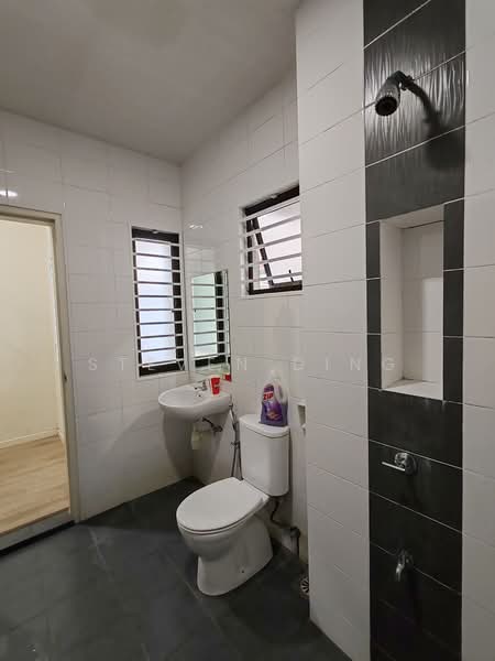 Rumah Teres 2 Tingkat untuk Disewa di Bandar Bukit Raja (Klang) - Steven Ding - Bathroom - PropertyGuru.com.my