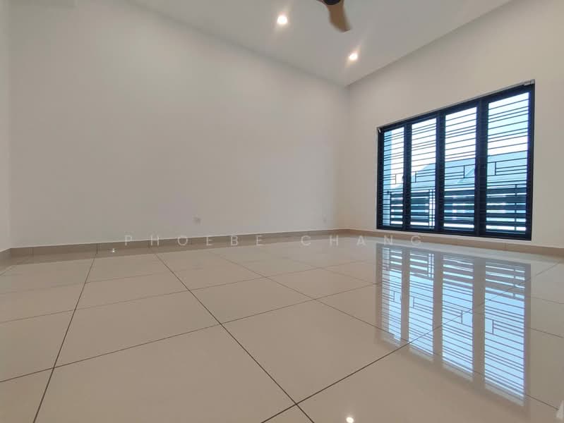 2.5-storey Terraced House for Sale in Bandar Seri Botani (Ipoh) - Phoebe Chang - Master bedroom  - PropertyGuru.com.my