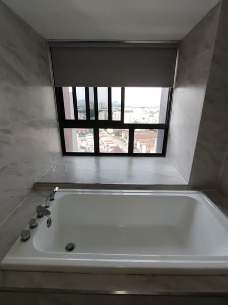 Servis Apartment untuk Disewa di Imperio Residence - Vincy How - Bathroom - PropertyGuru.com.my