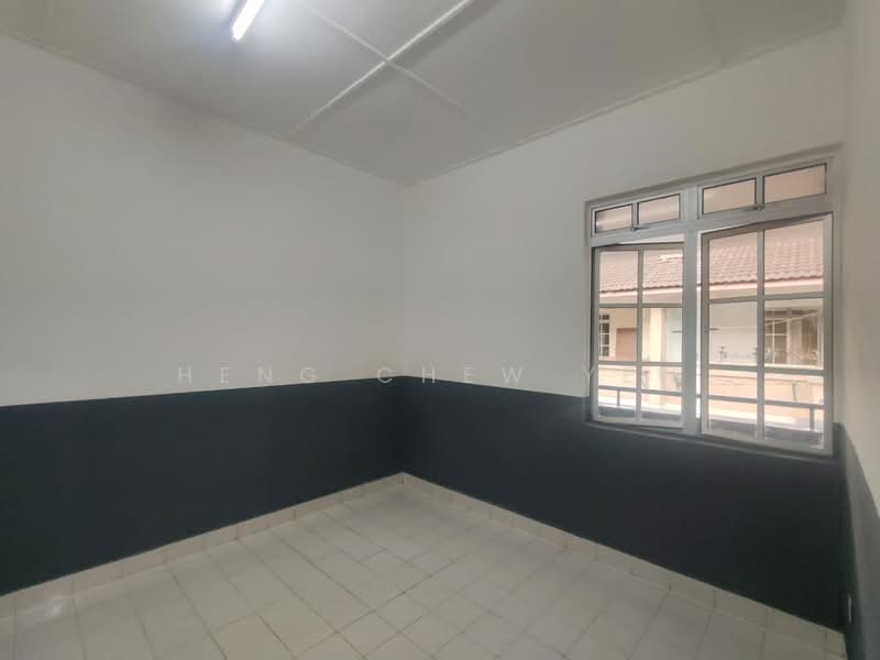 Apartment for Sale at Tanjong Puteri Apartment - Heng Chew Yen - PropertyGuru.com.my