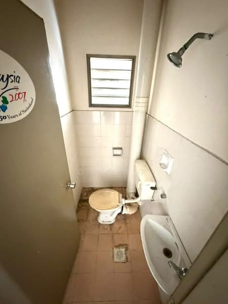 Condominium for Sale at Indah Condominium - Pauline Chong - Bathroom - PropertyGuru.com.my