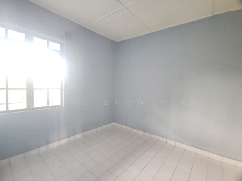Apartment for Sale at Tanjong Puteri Apartment - Heng Chew Yen - PropertyGuru.com.my