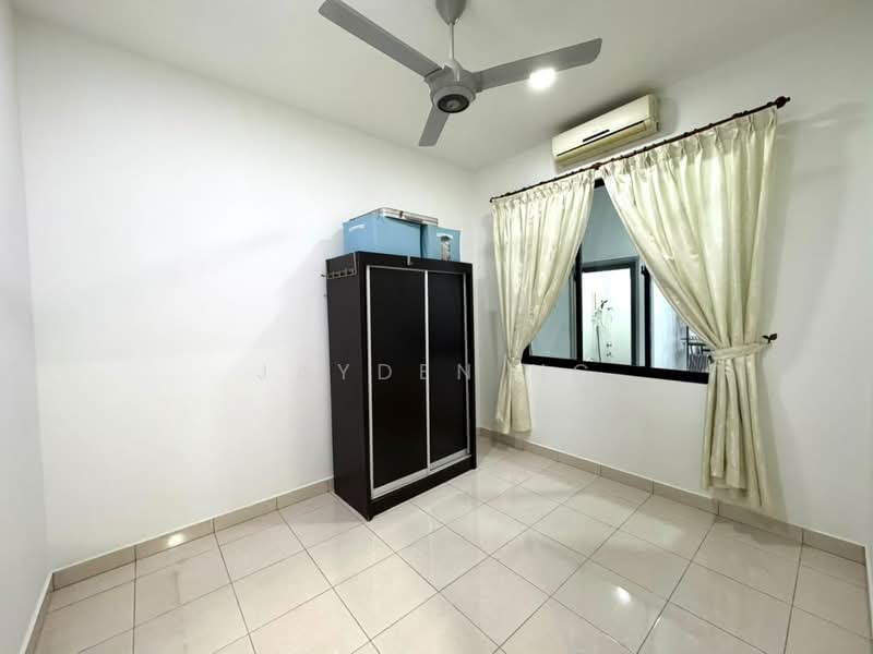2-storey Terraced House for Sale in Taman Austin Duta (Tebrau) - Jayden Ng - Bedroom - PropertyGuru.com.my