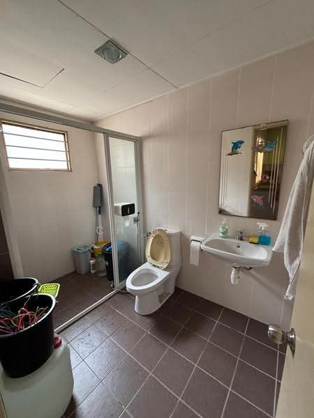 Rumah Teres 2-Tingkat untuk Dijual di Desa Coalfields (Sungai Buloh) - Chin JL - Bathroom - PropertyGuru.com.my
