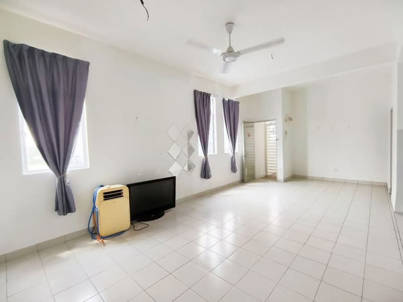 Townhouse for Sale in Saujana Utama (Selangor) - Izzah Alias - Living Room - PropertyGuru.com.my