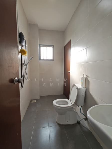 2-storey Terraced House for Sale in Shah Alam (Selangor) - Muhammad Amin - Bathroom - PropertyGuru.com.my