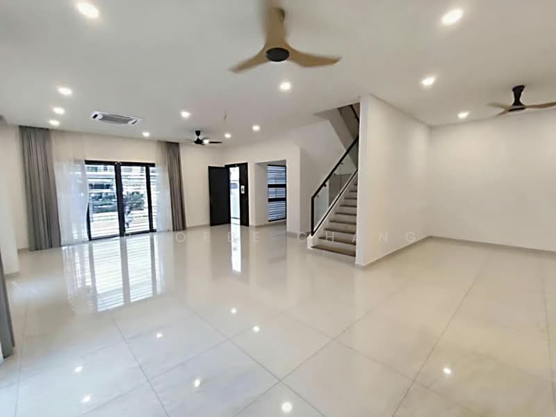 Rumah Berkembar untuk Dijual di Ipoh (Perak) - Phoebe Chang - Living Room - PropertyGuru.com.my