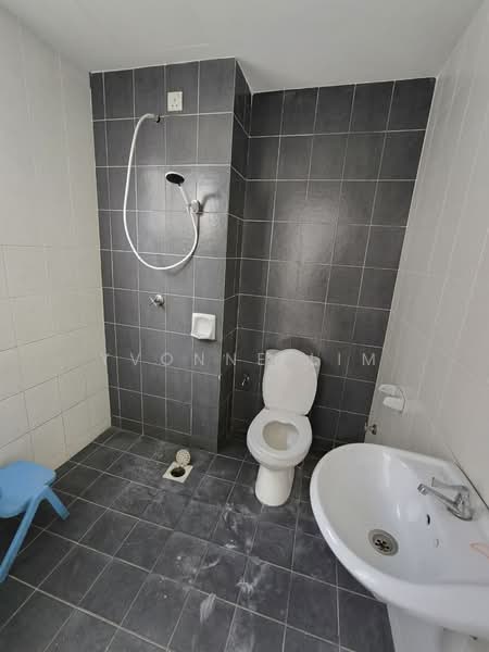 Servis Apartment untuk Dijual di Scott Towers @ Larkin JB - Yvonne Lim - Bathroom - PropertyGuru.com.my