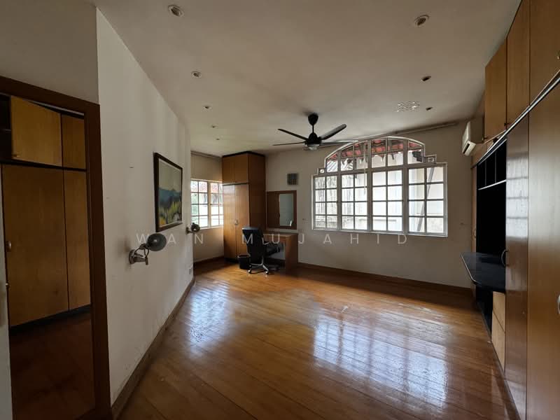Rumah Banglo untuk Dijual di Seksyen 13 (Shah Alam) - Wan Mujahid - PropertyGuru.com.my