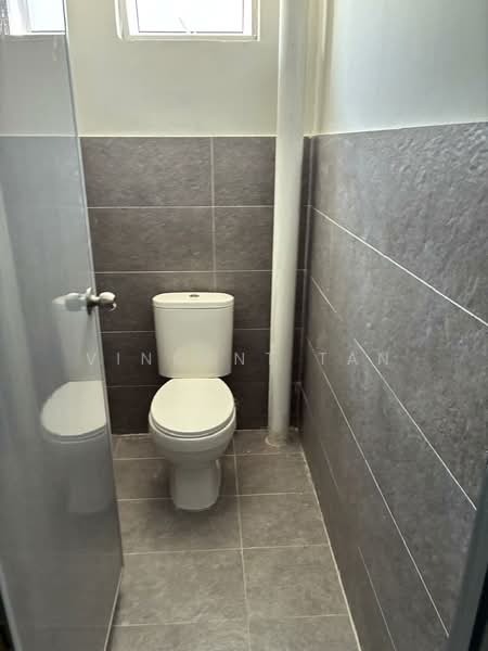 Kilang Berkembar untuk Disewa di Sepang (Selangor) - Vincent Tan - Bathroom - PropertyGuru.com.my