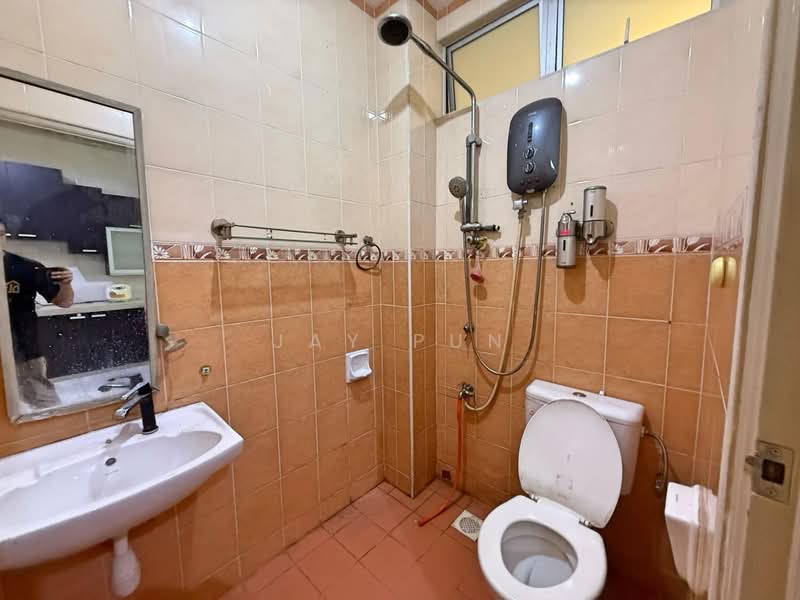 2-storey Terraced House for Rent in Taman Mount Austin (Tebrau) - Jay Pun - Bathroom - PropertyGuru.com.my