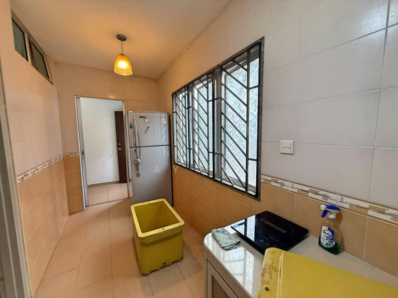 2-storey Terraced House for Rent in Taman Mount Austin (Tebrau) - Jay Pun - Kitchen - PropertyGuru.com.my