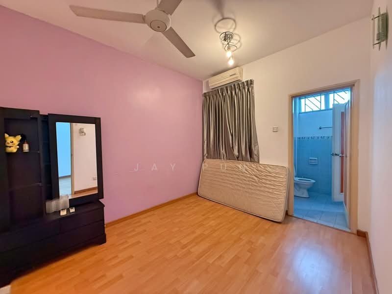 2-storey Terraced House for Rent in Taman Mount Austin (Tebrau) - Jay Pun - Bedroom - PropertyGuru.com.my