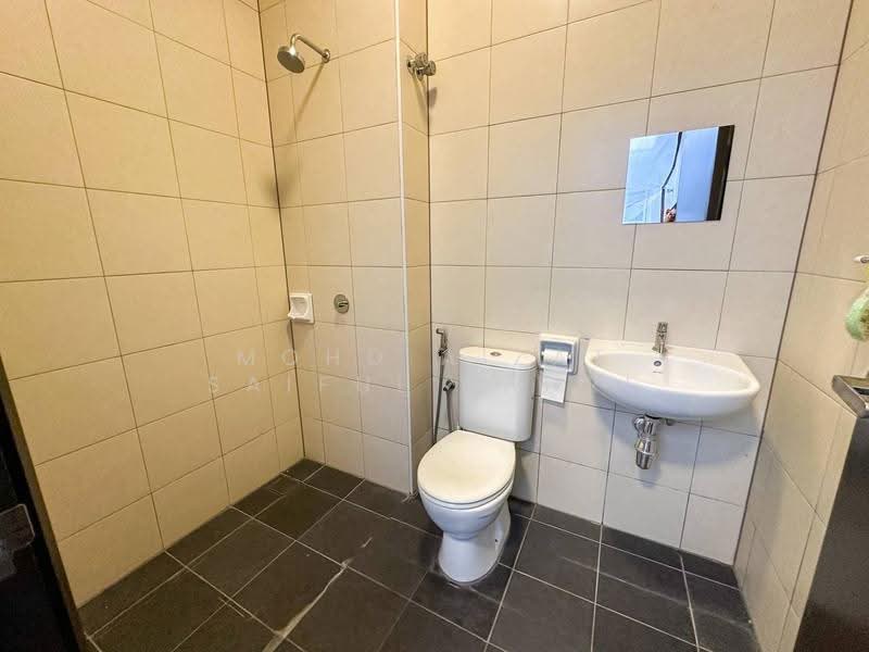 2.5-storey Terraced House for Sale in Cyberjaya (Selangor) - Mohd Aizat Saiful Bahri - Bathroom - PropertyGuru.com.my