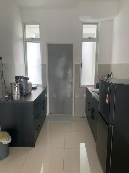 Pangsapuri untuk Dijual di D'Lagoon Luxury Apartment - Linn Loke - Kitchen - PropertyGuru.com.my