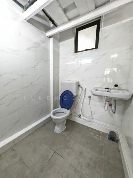 Rumah Flat untuk Dijual di Taman Desa Tebrau - Terence Tan - Bathroom - PropertyGuru.com.my