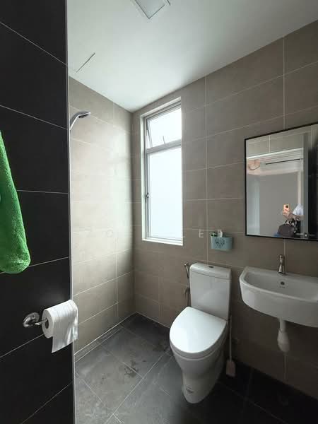 Pangsapuri untuk Dijual di D'Lagoon Luxury Apartment - Zoey Lee - Bathroom - PropertyGuru.com.my