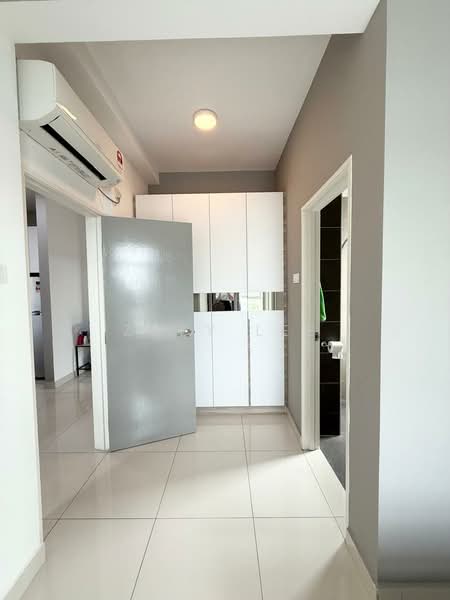 Pangsapuri untuk Dijual di D'Lagoon Luxury Apartment - Zoey Lee - Corridor - PropertyGuru.com.my