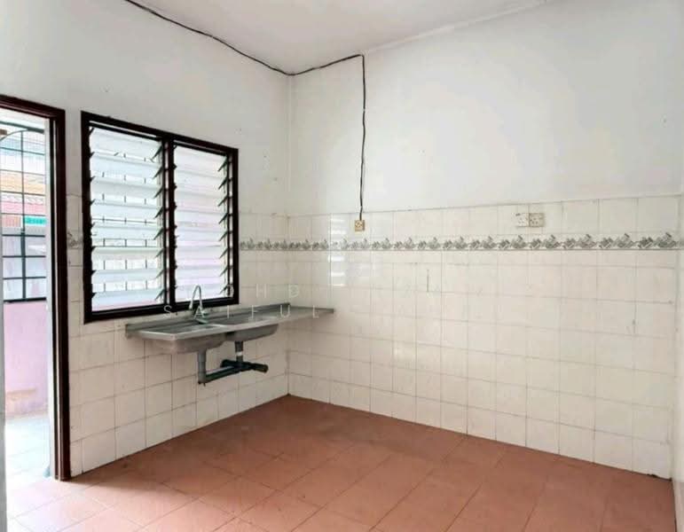 2-storey Terraced House for Sale in Usj 11 (Subang Jaya) - Mohd Aizat Saiful Bahri - Kitchen - PropertyGuru.com.my