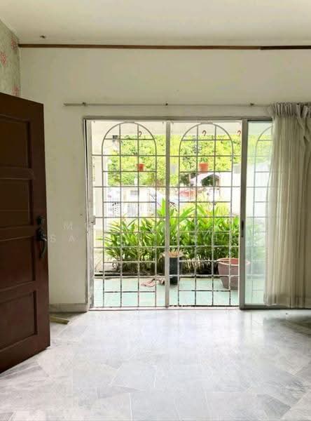 2-storey Terraced House for Sale in Usj 11 (Subang Jaya) - Mohd Aizat Saiful Bahri - Entrance - PropertyGuru.com.my