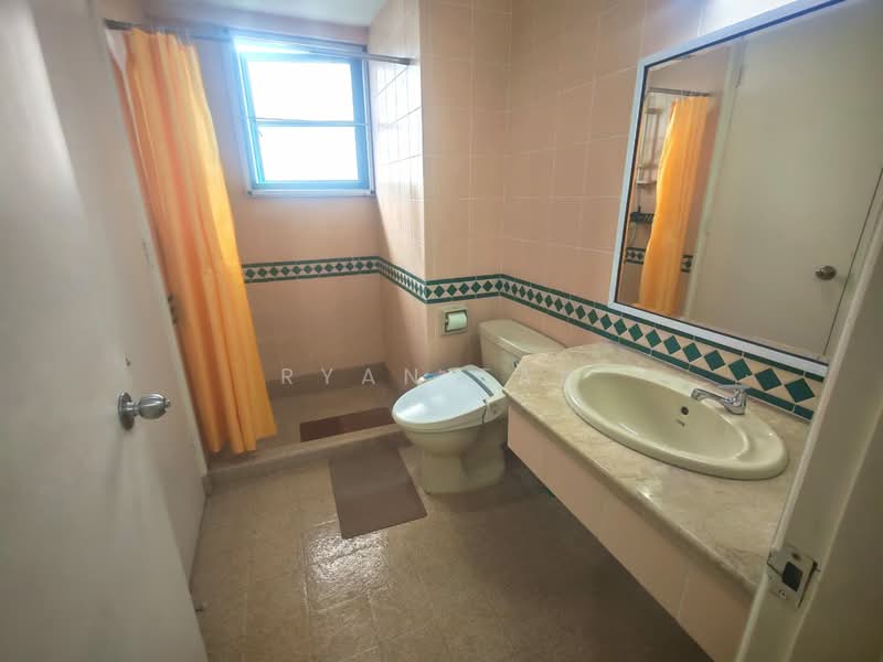 Kondominium untuk Disewa di The Straits View Condominium - Ryan Tan - Bathroom - PropertyGuru.com.my
