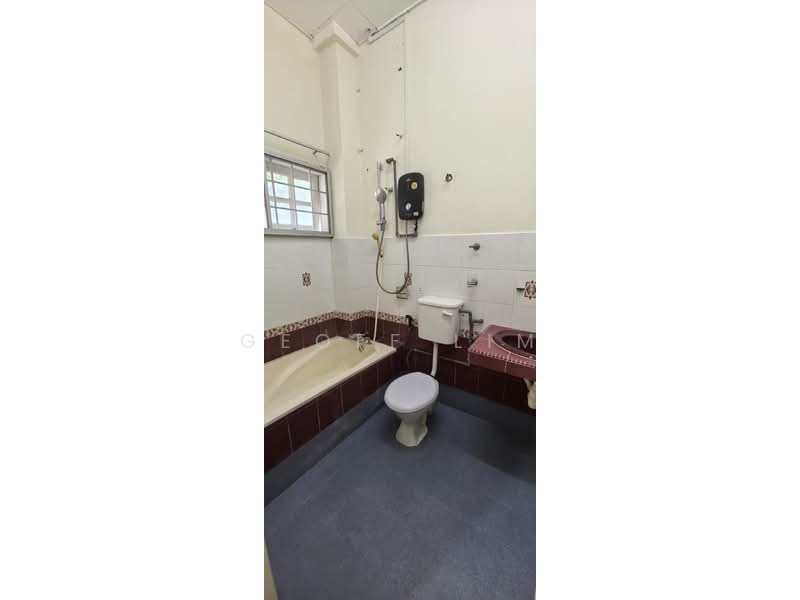 Semi-Detached House for Rent in Taman Desa Baru (Cheras) - Geoff Lim - Bathroom - PropertyGuru.com.my