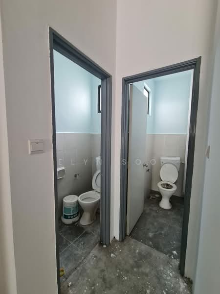 Kedai untuk Disewa di Bandar Saujana Putra (Tanjong Duabelas) - Elyn Soo - Bathroom - PropertyGuru.com.my