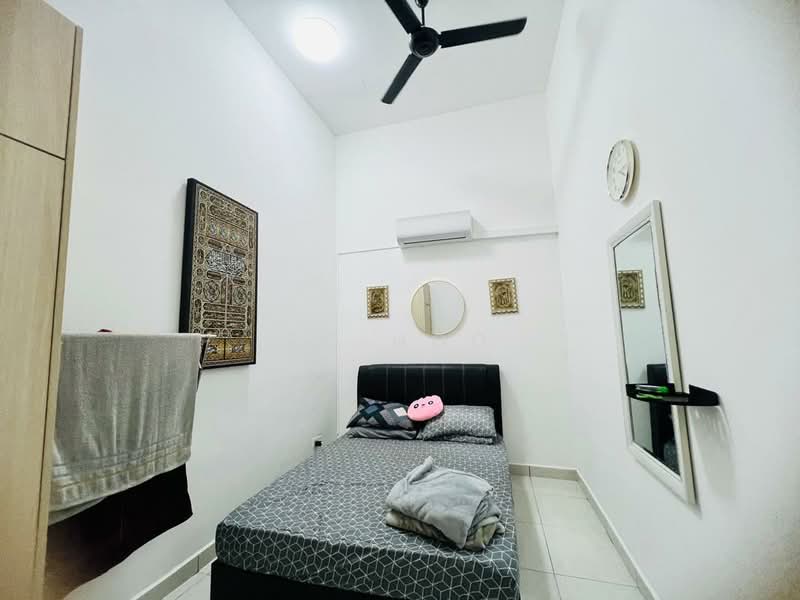Service Residence for Sale at BSP 21 - TC Hoo - Bedroom - PropertyGuru.com.my