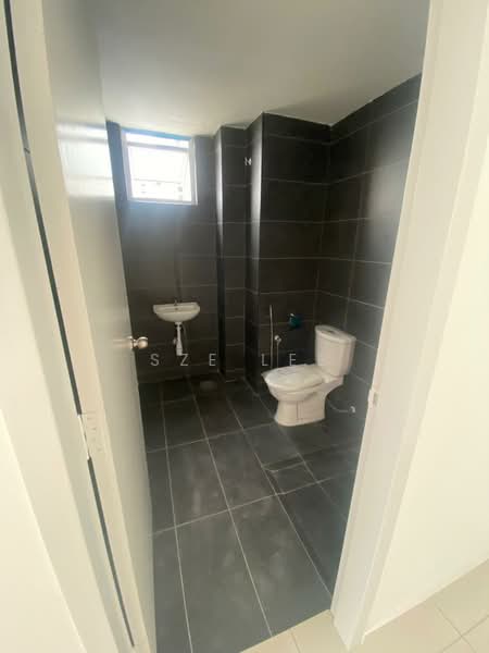 Service Residence for Sale at Midas @ Seri Alam - Sze Lee - Bathroom - PropertyGuru.com.my