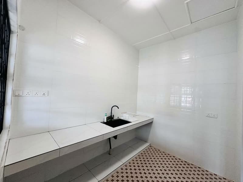Semi-Detached House for Rent in Kuching (Sarawak) - Jeno Tan - Kitchen - PropertyGuru.com.my