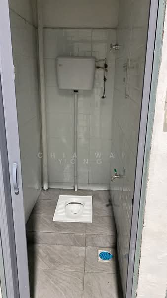 Factory for Rent in Kawasan Perindustrian Klang Utama (Kapar) - Chia Wai Yong - Bathroom - PropertyGuru.com.my