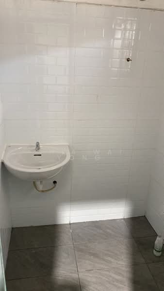 Factory for Rent in Kawasan Perindustrian Klang Utama (Kapar) - Chia Wai Yong - Bathroom - PropertyGuru.com.my