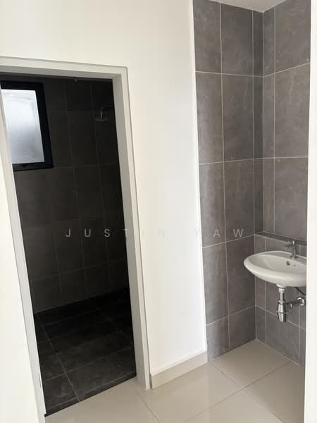 Servis Apartment untuk Disewa di D'Sini Residences - Justin Yaw - Bathroom - PropertyGuru.com.my