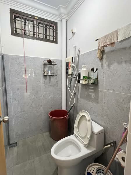 1.5-storey Terraced House for Rent in Taman Pelangi Indah (Ulu Tiram) - Jovel Lim - Bathroom - PropertyGuru.com.my