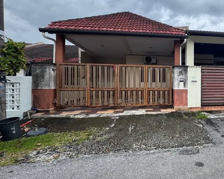 Rumah Teres 1 Tingkat untuk Dijual di Bandar Bukit Mahkota (Bangi) - Azli Ibrahim - Exterior - PropertyGuru.com.my