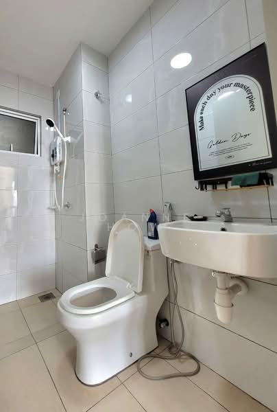 Service Residence for Sale at Amber Cove - Joanne How - Bathroom - PropertyGuru.com.my