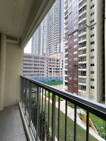Kondominium untuk Disewa di Residensi Sateria - Muhammad Amin - Balcony - PropertyGuru.com.my