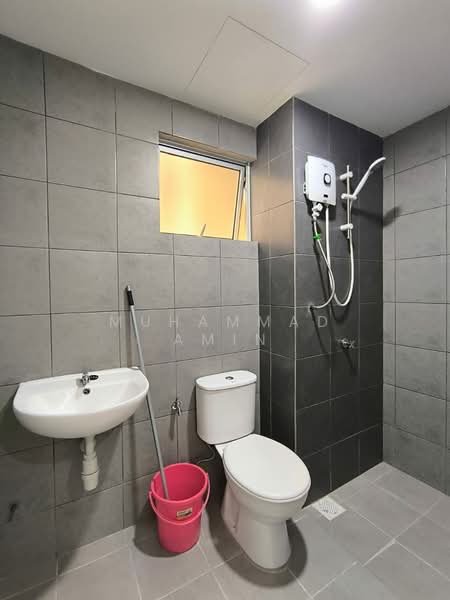 Kondominium untuk Disewa di Residensi Sateria - Muhammad Amin - Bathroom - PropertyGuru.com.my