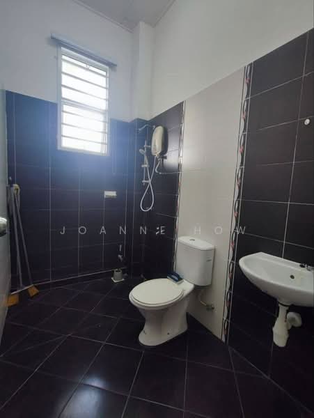 Rumah Teres 2 Tingkat untuk Dijual di Taman Krubong Utama (Krubong) - Joanne How - Bathroom - PropertyGuru.com.my